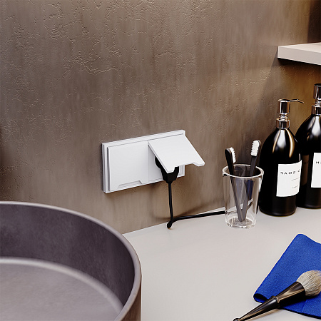 Розетка встраиваемая VOLTUM S70 с заземлением, защитными шторками и крышкой (белый матовый) VLS040302