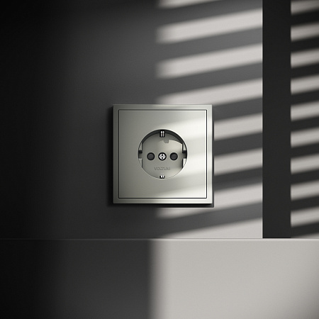Розетка встраиваемая VOLTUM S70 с заземлением и защитными шторками, (сталь) VLS040205 Розетка встраиваемая VOLTUM S70 с заземлением и защитными шторками, (сталь) VLS040205